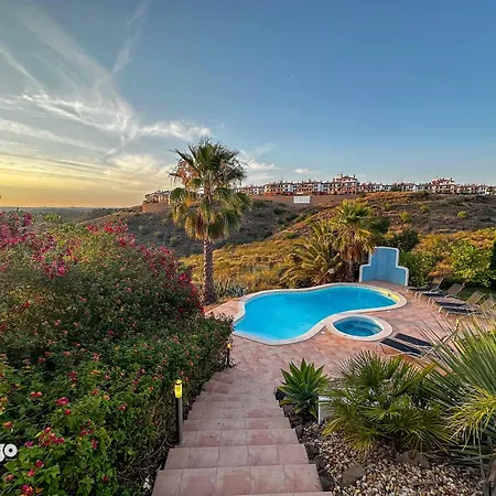 Nosredna 5 Bedroom & Pool Les01 Villa