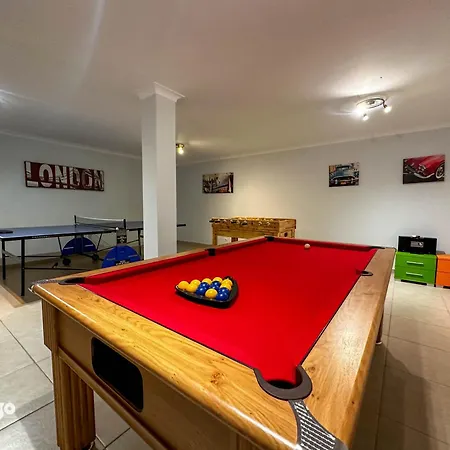Nosredna 5 Bedroom & Pool Les01 *