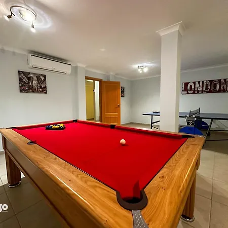 Villa Nosredna 5 Bedroom & Pool Les01