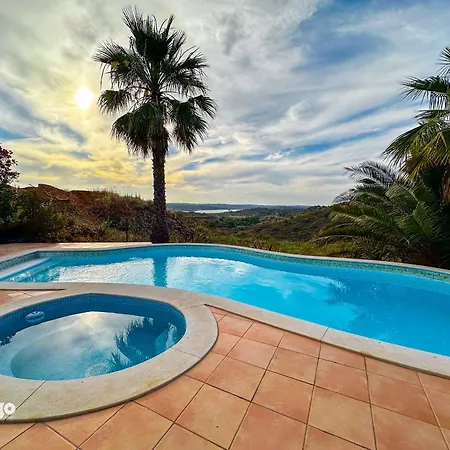 Villa Nosredna 5 Bedroom & Pool Les01 *